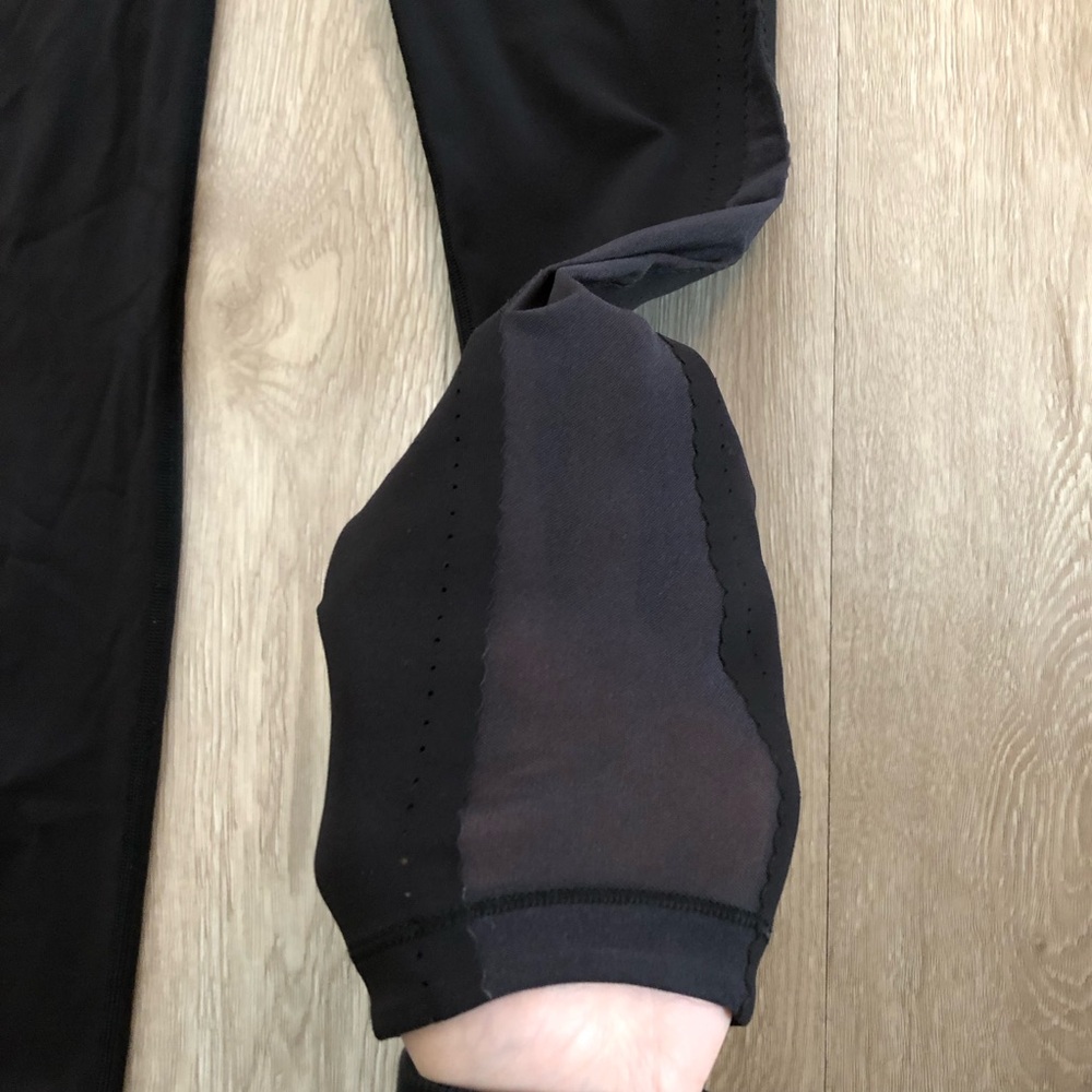 Lululemon Smooth Stride Tight Scalloped Mesh Legging Black Size 6 - Picture 6 of 12
